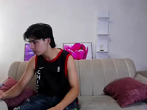 monky 0002 online show from April 15, 2026, 1:48 pm