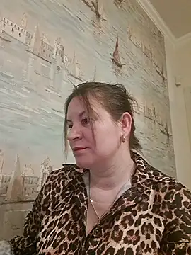 LaraHarper online show from April 3, 2026, 9:32 pm