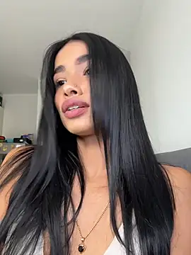 Bella Smithe online show from April 22, 2026, 4:47 pm