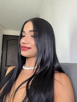 Bella Smithe online show from July 18, 2026, 4:26 pm
