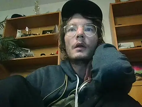 KinkyKittyBoy online show from April 6, 2026, 3:35 am