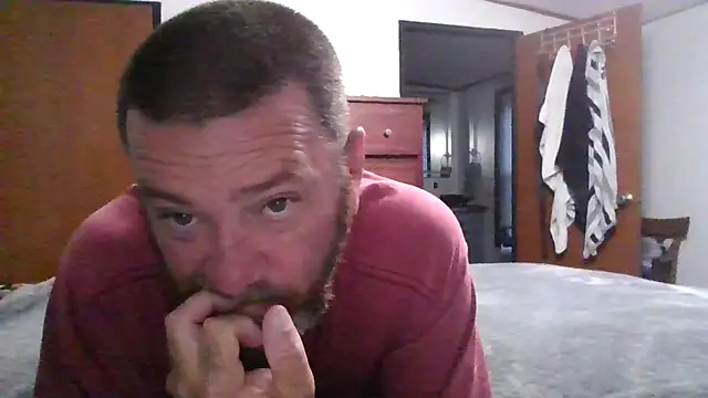 Snapshot of Beaededpainter chatting on June 15, 2026, 12:44 am Beaededpainter online show from June 15, 2026, 12:44 am