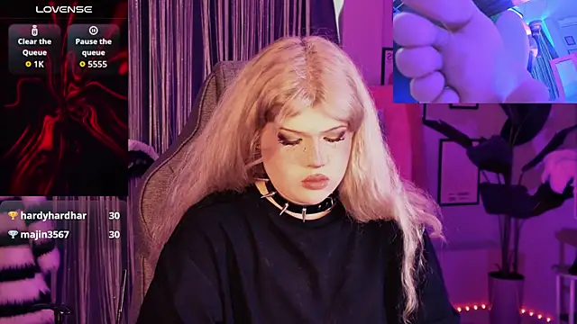 LilithNlsn online show from July 7, 2026, 6:47 am