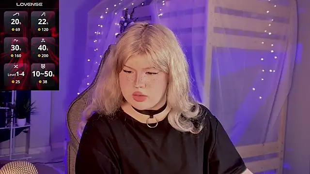 LilithNlsn online show from July 12, 2026, 3:35 pm