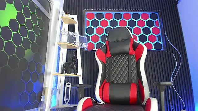 Max Hader  online show from March 26, 2026, 3:05 am