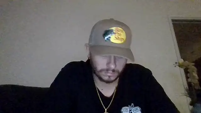 TallHungandCloudy69 online show from April 15, 2026, 4:40 am