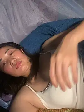 Candy baby01 online show from April 4, 2026, 2:34 pm