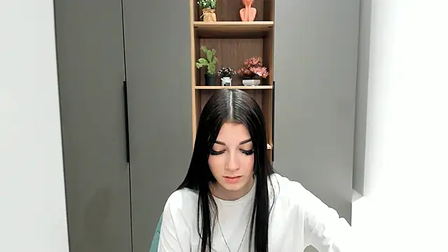 DevoraWitt online show from March 5, 2026, 8:44 am