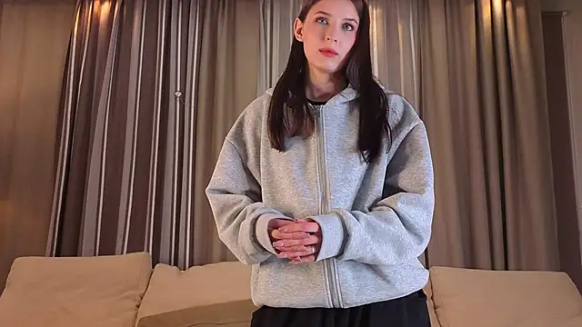 KerstinMaynor online show from March 11, 2026, 1:27 pm