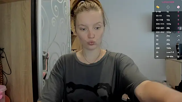 Mary Blu online show from September 21, 2025, 8:52 am