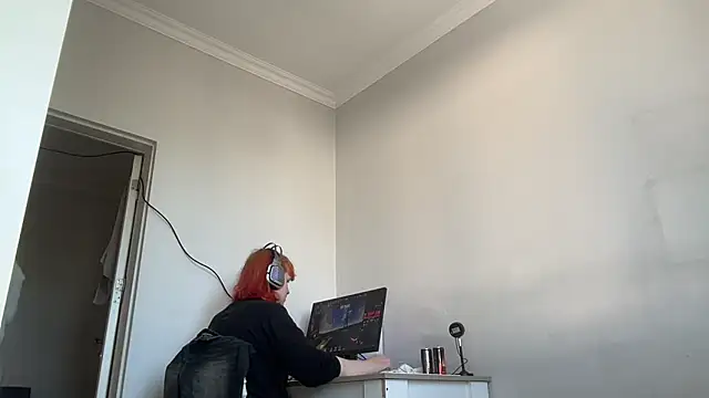 Snapshot of AlexaGudz chatting on June 3, 2026, 11:44 am AlexaGudz online show from June 3, 2026, 11:44 am