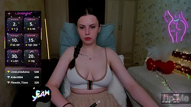 LoraTempt online show from May 26, 2026, 7:12 pm