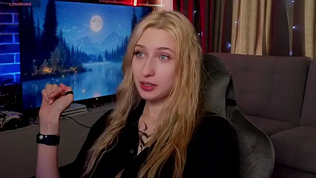 Emma Willson online show from July 29, 2026, 10:25 am