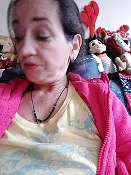 anayss17 online show from April 9, 2026, 4:35 pm