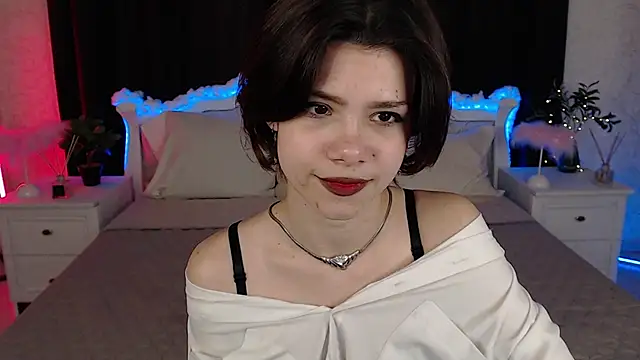 llittle-peachh online show from March 15, 2026, 12:23 pm