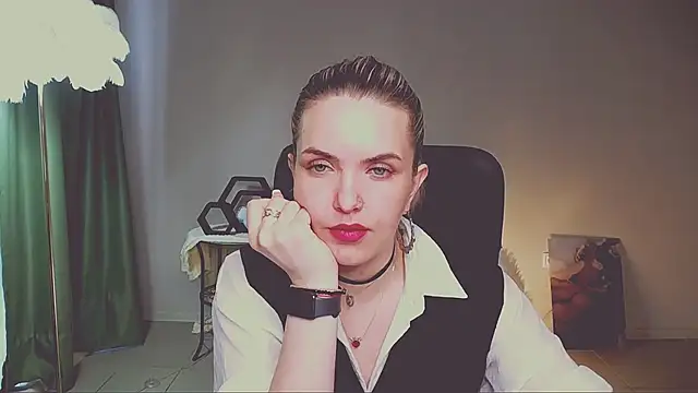 Snapshot of AliceSmite chatting on May 26, 2026, 11:08 am AliceSmite online show from May 26, 2026, 11:08 am
