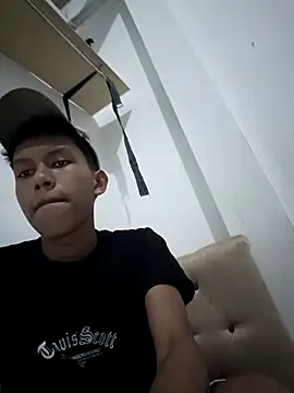 ElJohan5 online show from May 3, 2026, 10:46 pm