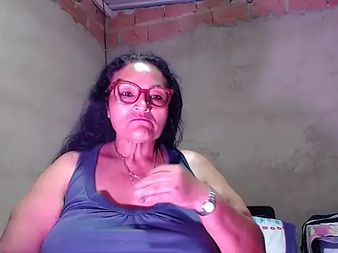 Snapshot of _BellaNocturna chatting on May 13, 2026, 12:06 am BellaNocturna online show from May 13, 2026, 12:06 am