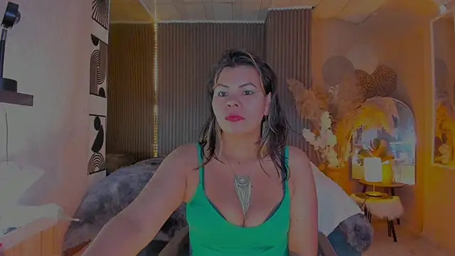 KiaraXMilf online show from April 11, 2026, 12:42 pm