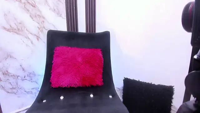 Nina vegas online show from May 18, 2026, 1:38 pm