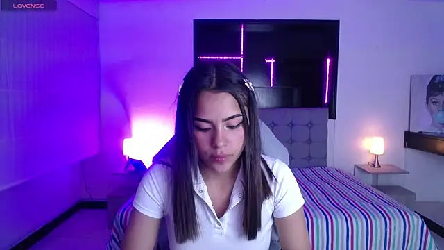  chloe 1 online show from March 27, 2026, 7:15 pm