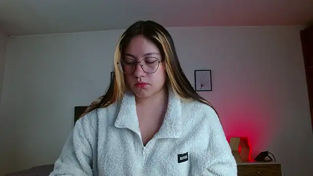 samanthachop online show from June 19, 2026, 1:28 pm