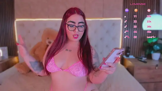 apriilfox online show from March 30, 2026, 4:14 am