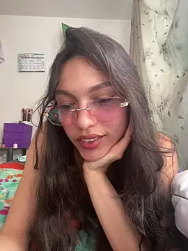 SweetCherry   online show from May 19, 2026, 7:54 pm