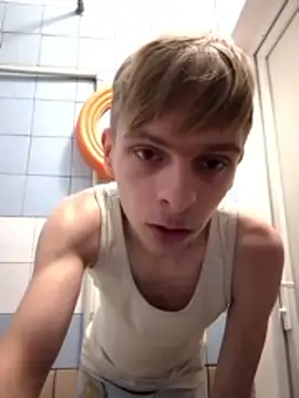 Snapshot of Loshka19 chatting on March 4, 2026, 12:13 pm Loshka19 online show from March 4, 2026, 12:13 pm