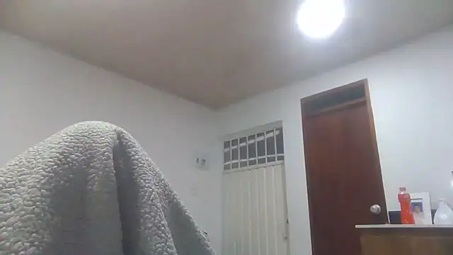 Jiwon Han online show from April 10, 2026, 1:23 am