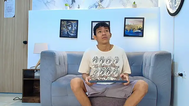 SKINNY BOYXXX online show from March 28, 2026, 7:20 am