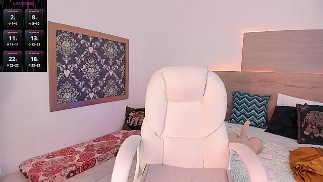  Azahaaraa  online show from April 10, 2026, 3:13 am