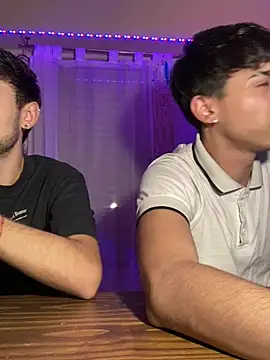 Lucasss2204 online show from April 11, 2026, 4:42 am