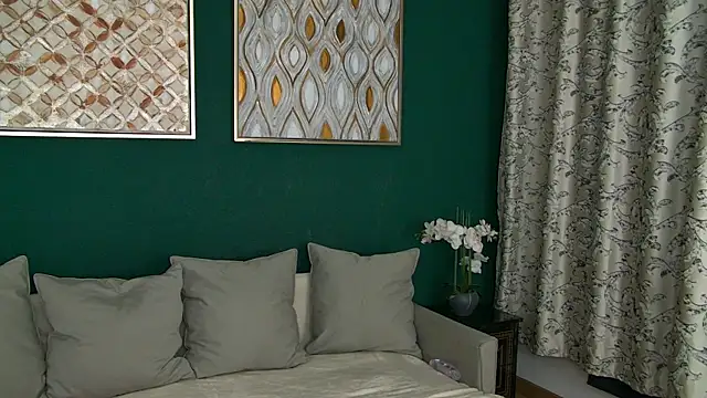 SkinnyNatty online show from April 2, 2026, 3:46 am