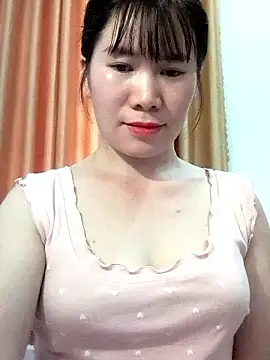 Bondgirl 9 online show from May 16, 2026, 6:45 am