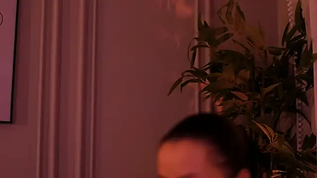 RebbecaRey online show from April 3, 2026, 6:47 pm