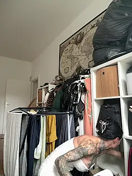 SkinnyLilly online show from June 29, 2026, 4:39 pm