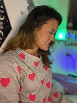 Ame Desire online show from April 1, 2026, 11:45 pm