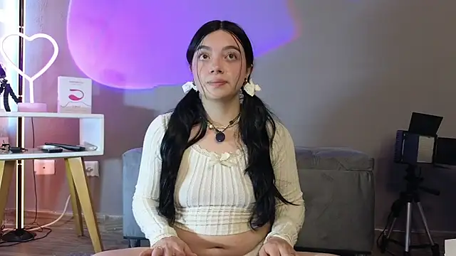 Im Elaris online show from March 14, 2026, 4:13 pm