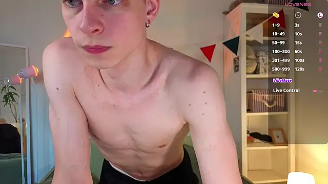 Snapshot of look_angelic chatting on June 9, 2026, 4:24 am look angelic online show from June 9, 2026, 4:24 am