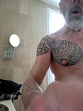 XXX666HEIL online show from April 14, 2026, 12:43 pm