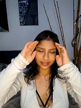 xanthenyx  online show from April 19, 2026, 5:08 am