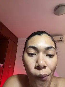 Sweetroseof online show from April 28, 2026, 8:13 pm