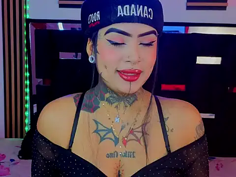 LauriInk1 online show from April 11, 2026, 5:49 pm