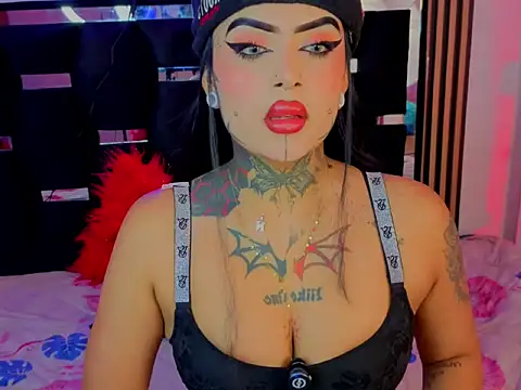 LauriInk1 online show from April 13, 2026, 5:06 pm