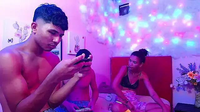 hotsex couple online show from March 26, 2026, 6:50 pm