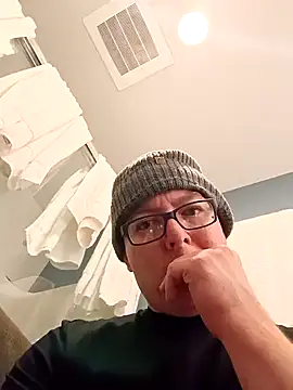 luckilyfound3 online show from March 12, 2026, 9:35 am