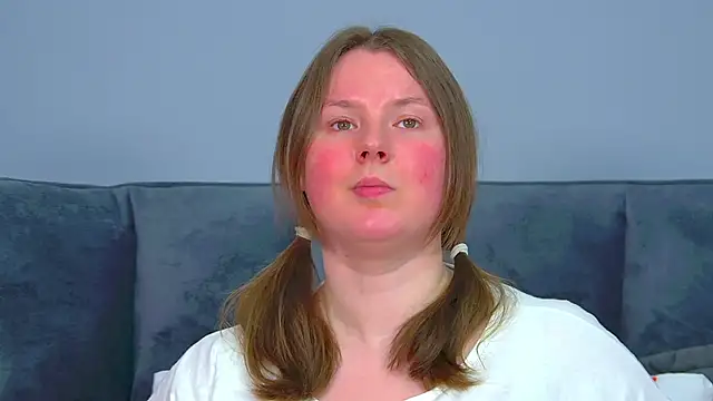 MelodyMoores online show from May 4, 2026, 7:00 am