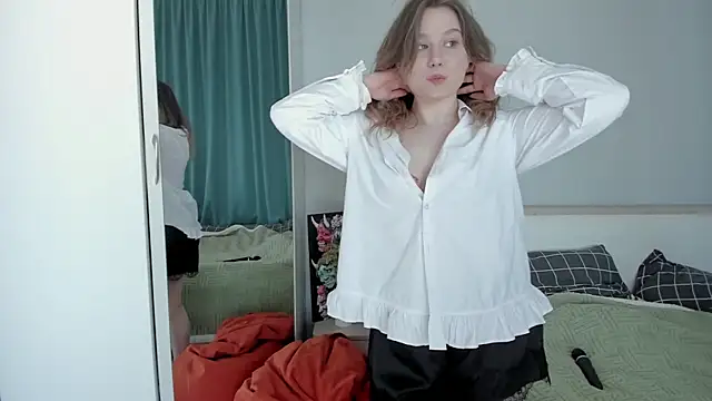Snapshot of JennyHardy chatting on June 6, 2026, 1:27 pm JennyHardy online show from June 6, 2026, 1:27 pm