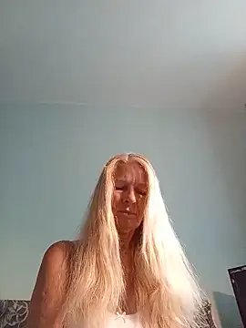 ViktoriaSexi1 online show from June 13, 2026, 4:32 am